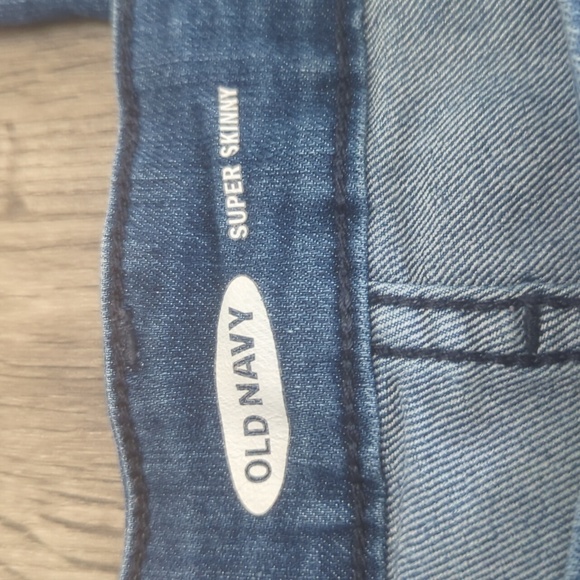 EUC Old Navy Super Skinny Jeans - Size 14 - Picture 3 of 6